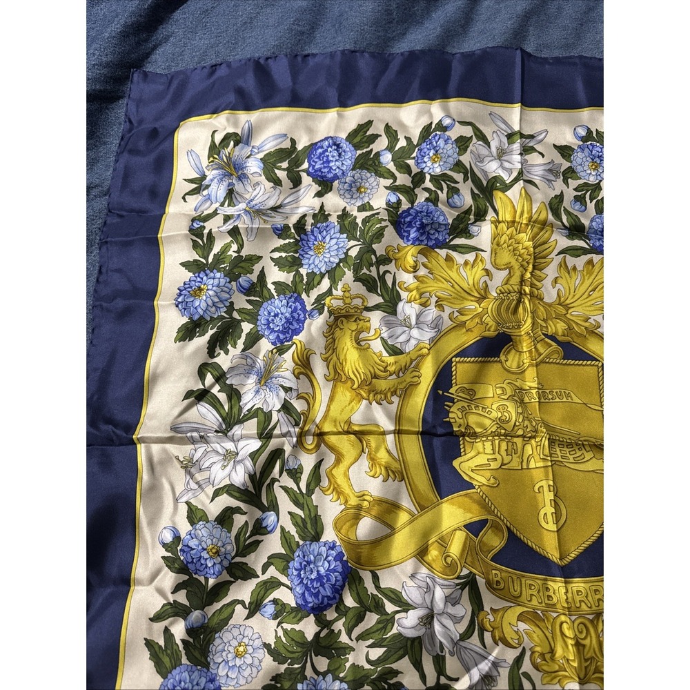 Vintage Burberry Large Coat Of Arms Lion Floral Silk Scarf Vintage - Picture 3 of 14
